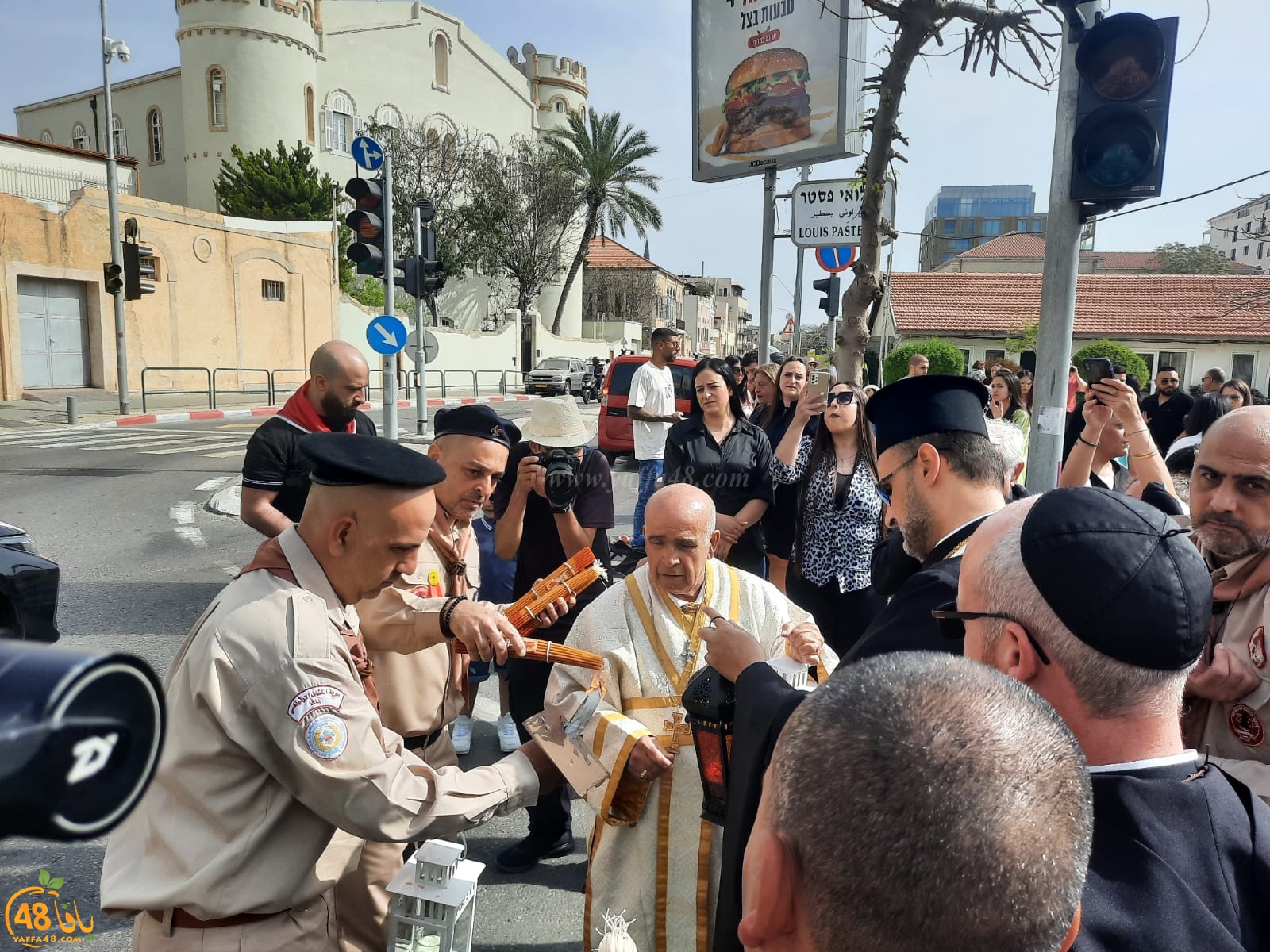 استعراض مميز لسرايا الكشاف الأرثوذكسي بيافا في استقبال سبت النور